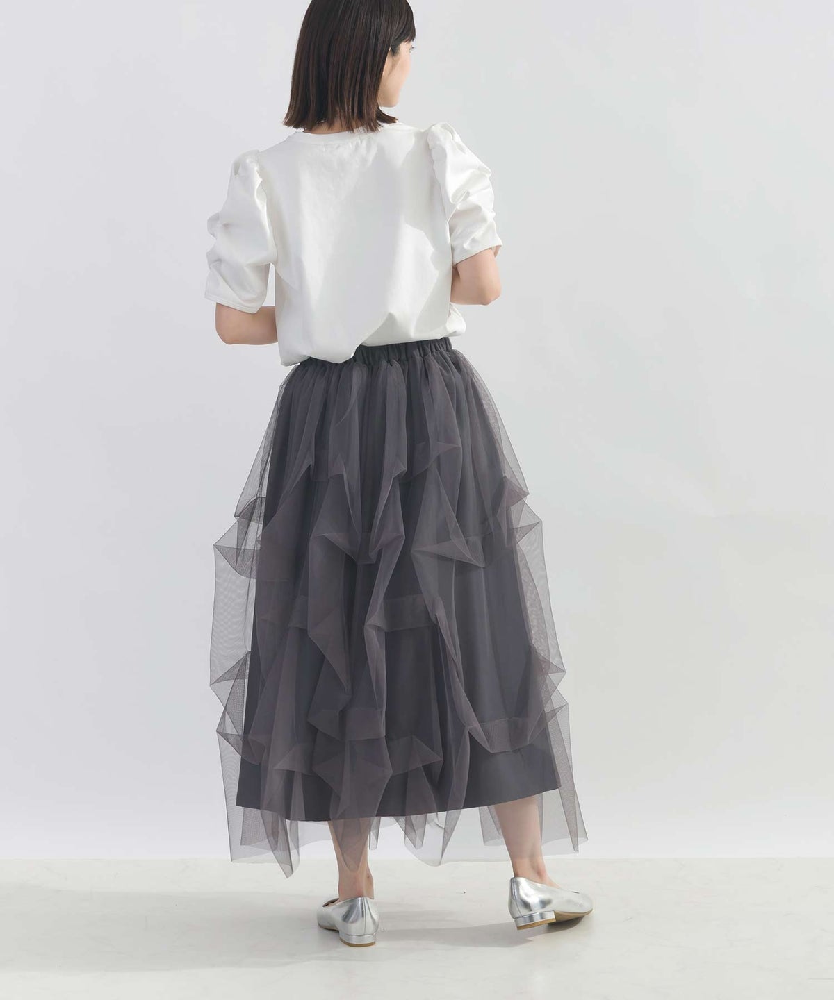 model：H162　着用サイズ：M　オフホワイト