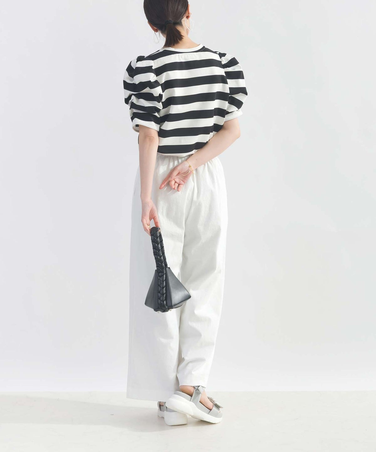 model：H162　着用サイズ：M　ホワイト系その他（ボーダー）