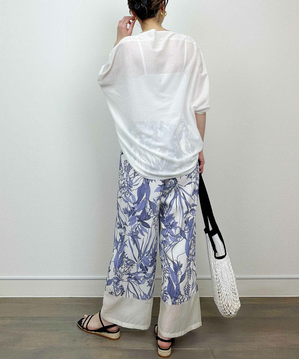 model：H164　着用サイズ：M　オフホワイト