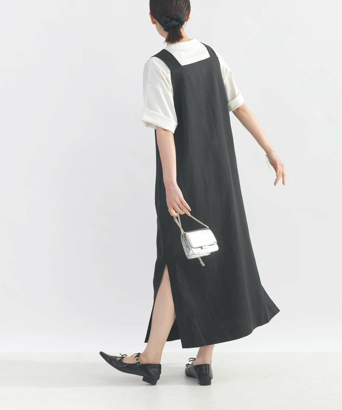 model：H162　着用サイズ：M　ブラック　Uネックver
