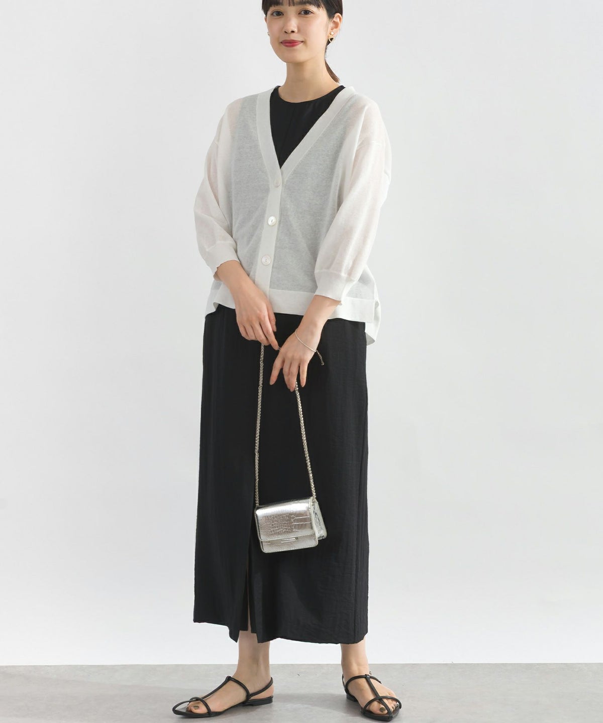 model：H162　着用サイズ：M　オフホワイト