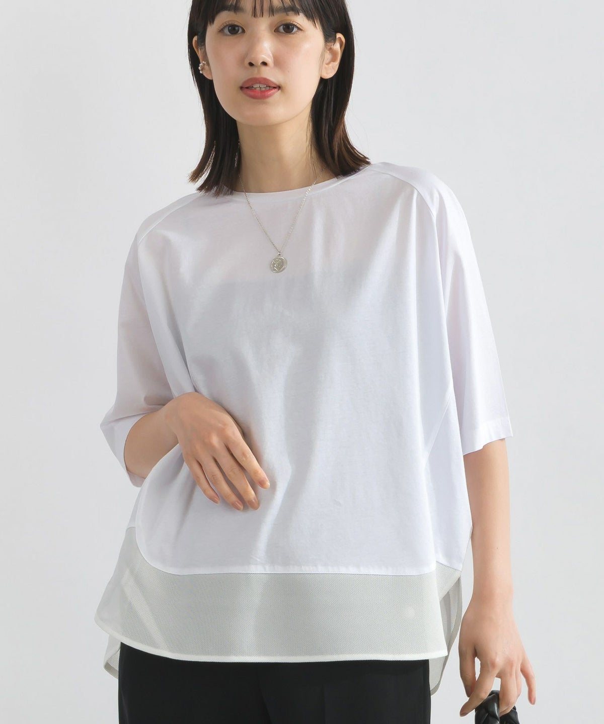 model：H162　着用サイズ：M　オフホワイト