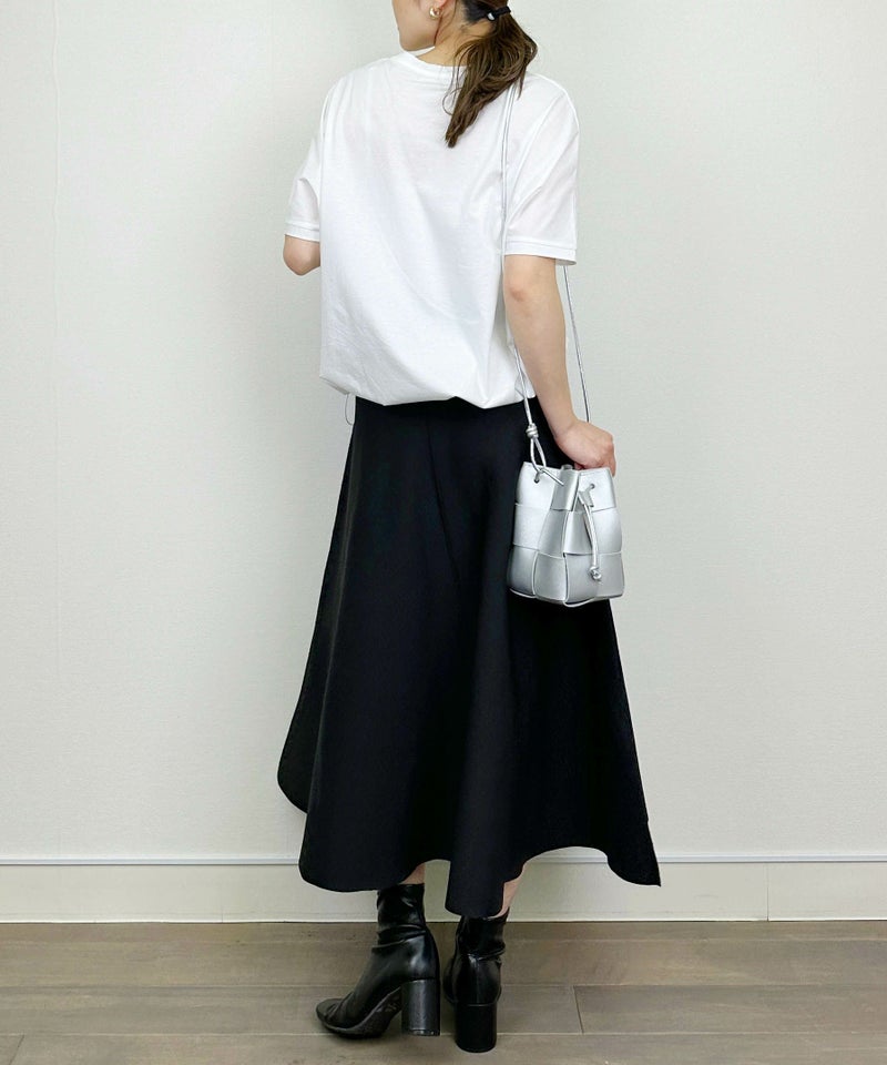 model：H164　着用サイズ：M　オフホワイト