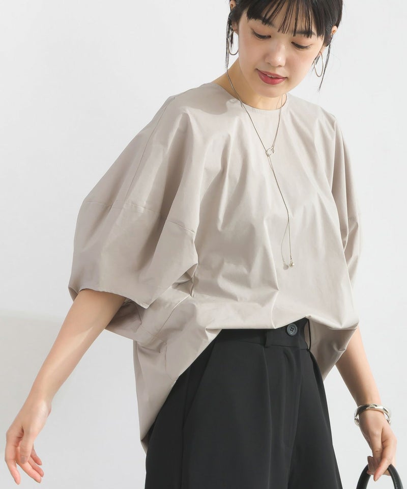 model：H162　着用サイズ：M　グレイッシュベージュ