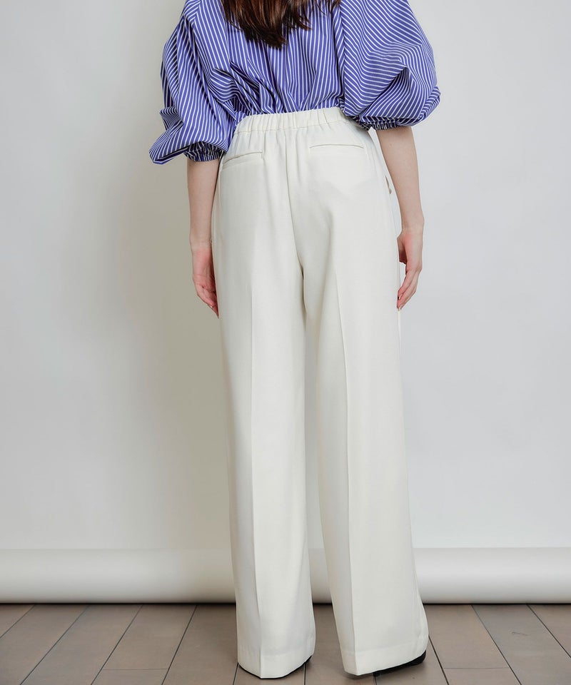 model：H160　着用サイズ：M　オフホワイト