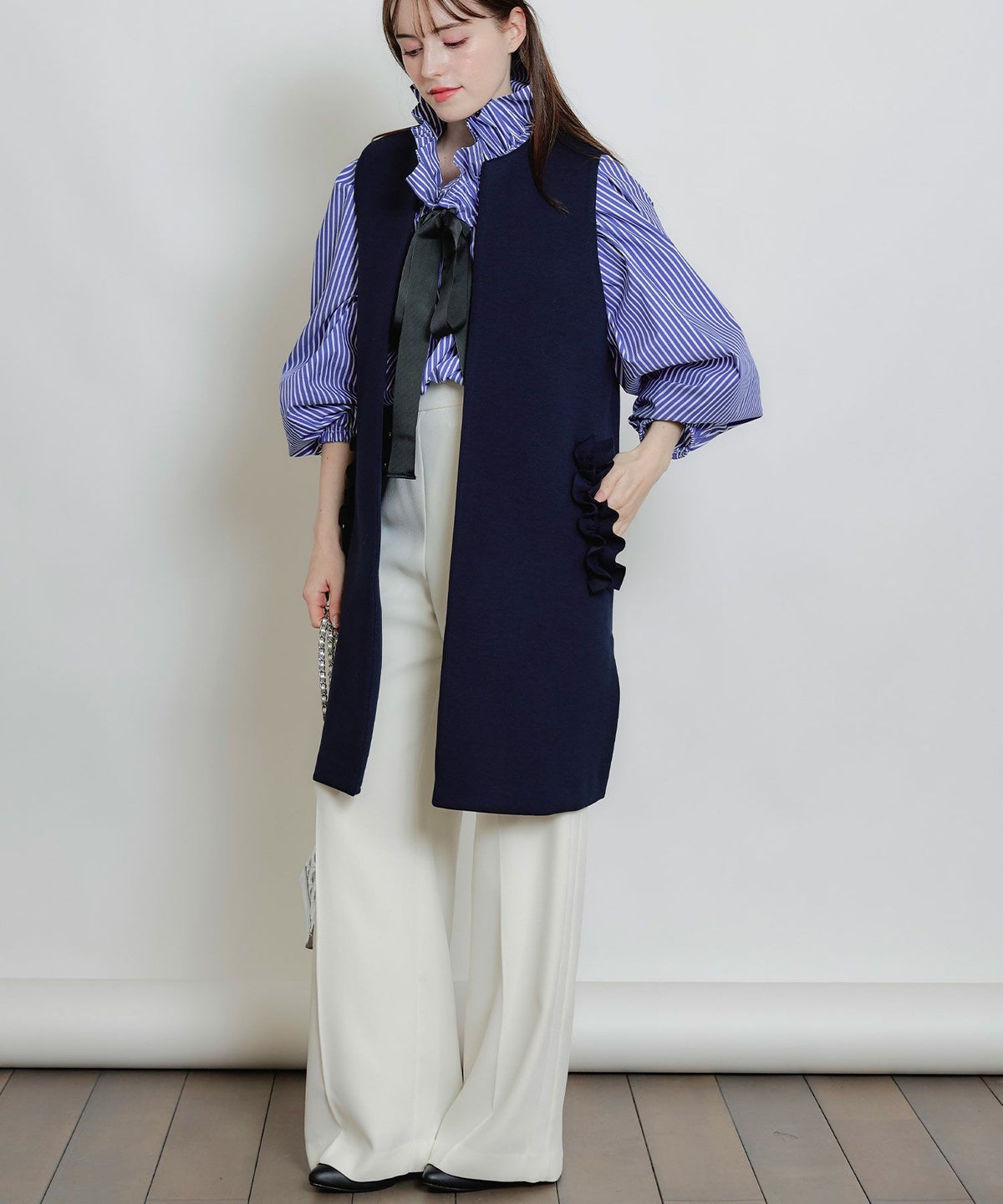 model：H160　着用サイズ：M　オフホワイト