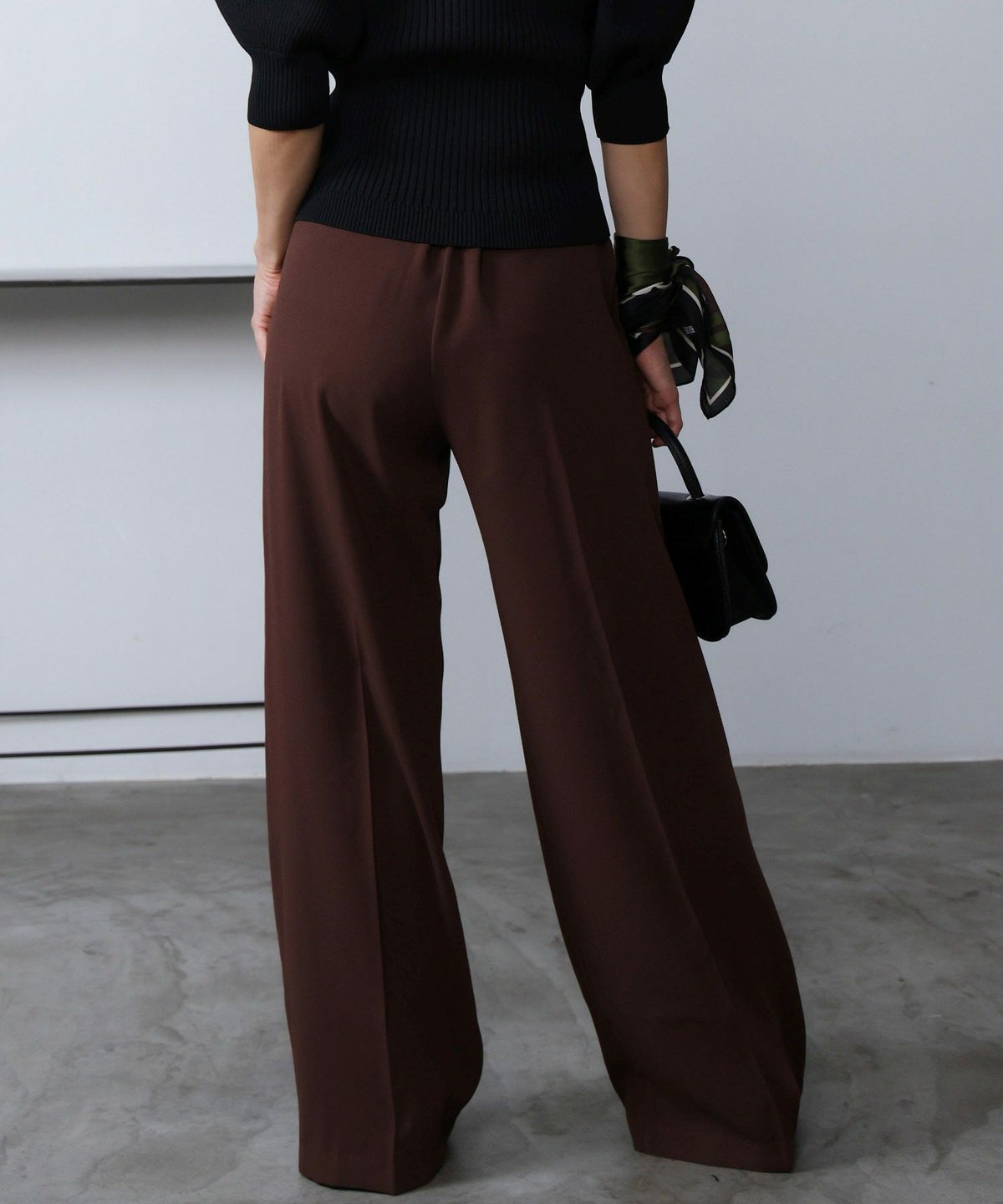 model：H160　着用サイズ：M　ブラウン