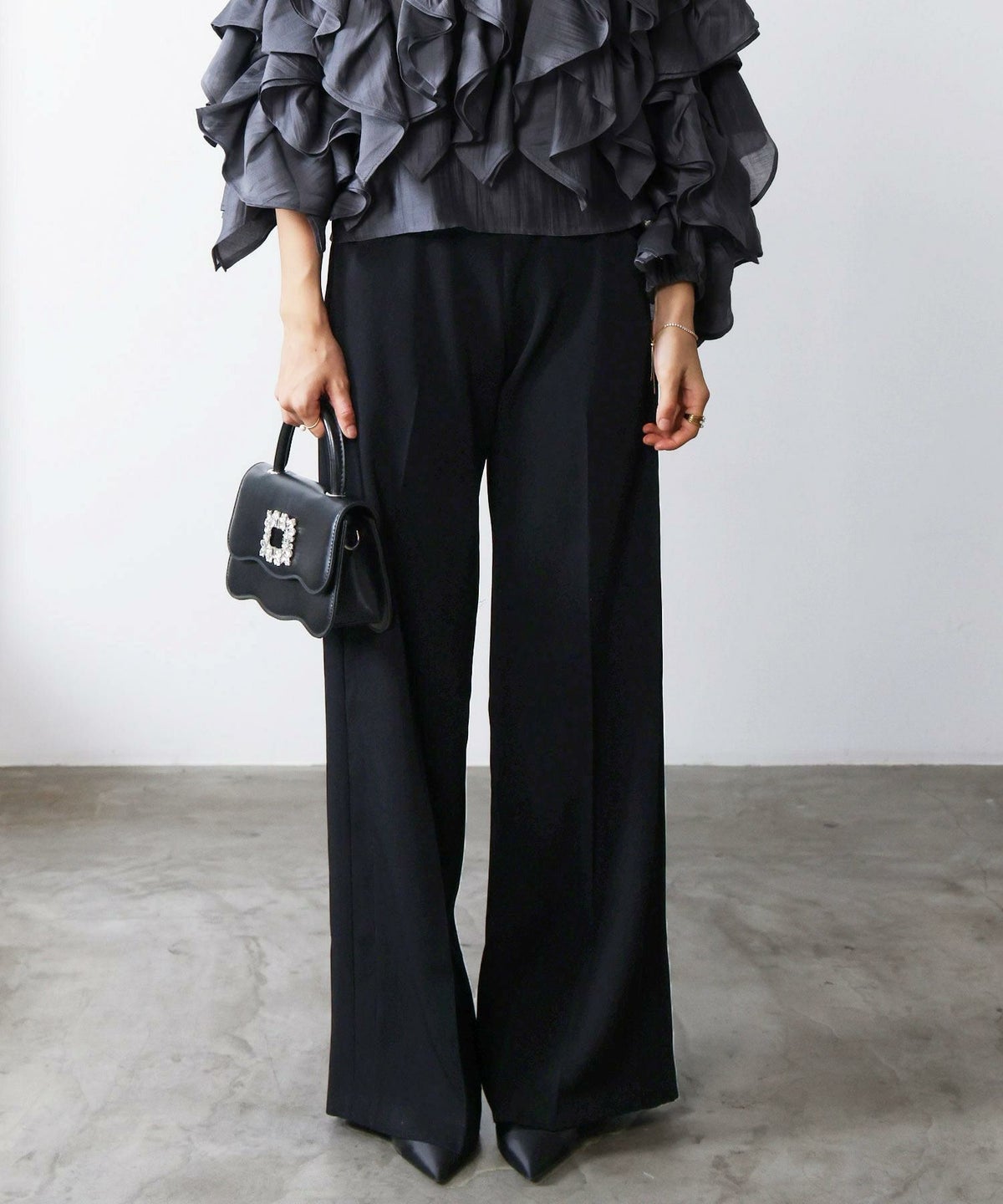 model：H160　着用サイズ：M　ブラック