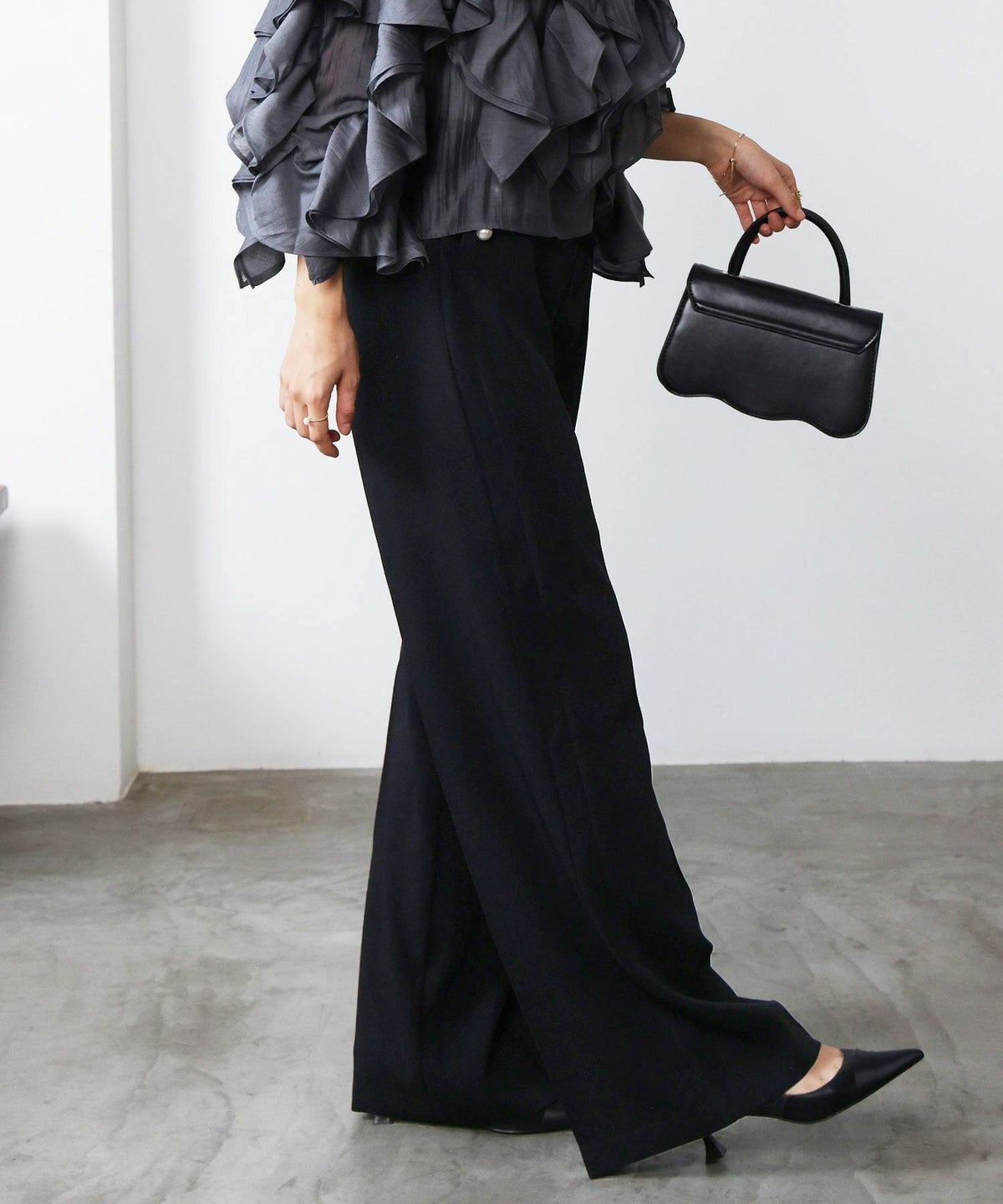 model：H160　着用サイズ：M　ブラック