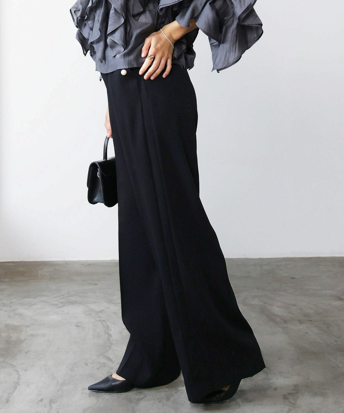 model：H160　着用サイズ：M　ブラック