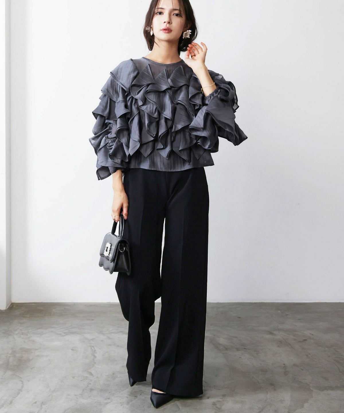 model：H160　着用サイズ：M　ブラック