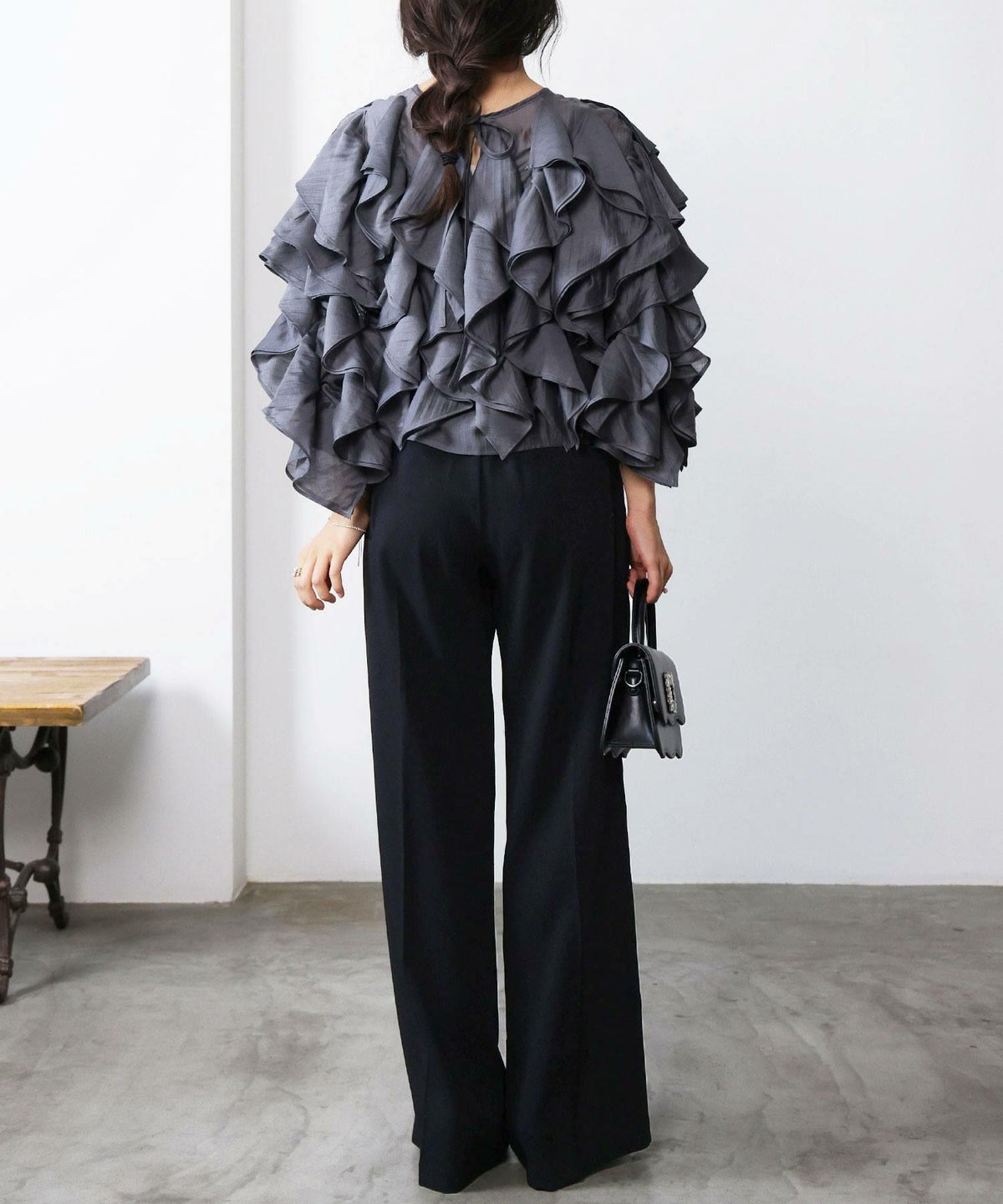 model：H160　着用サイズ：M　ブラック