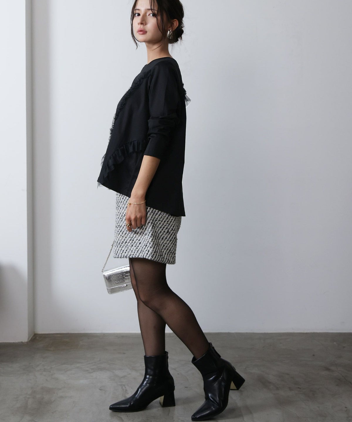 model：H160　着用サイズ：M　ブラック