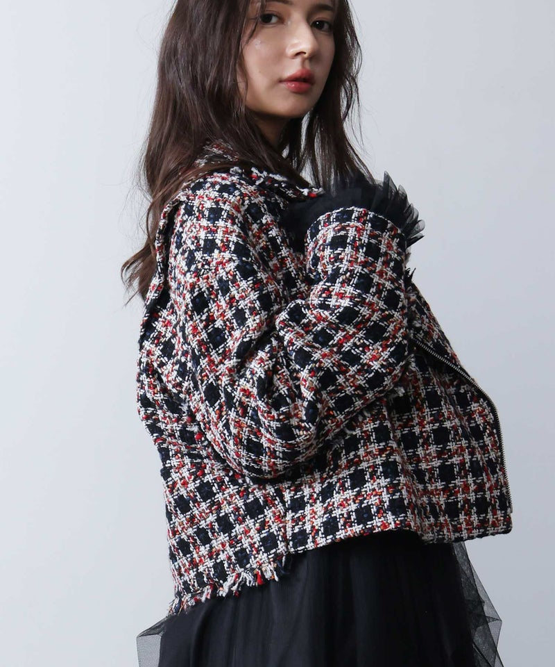 model：H160　着用サイズ：M　レッド系その他