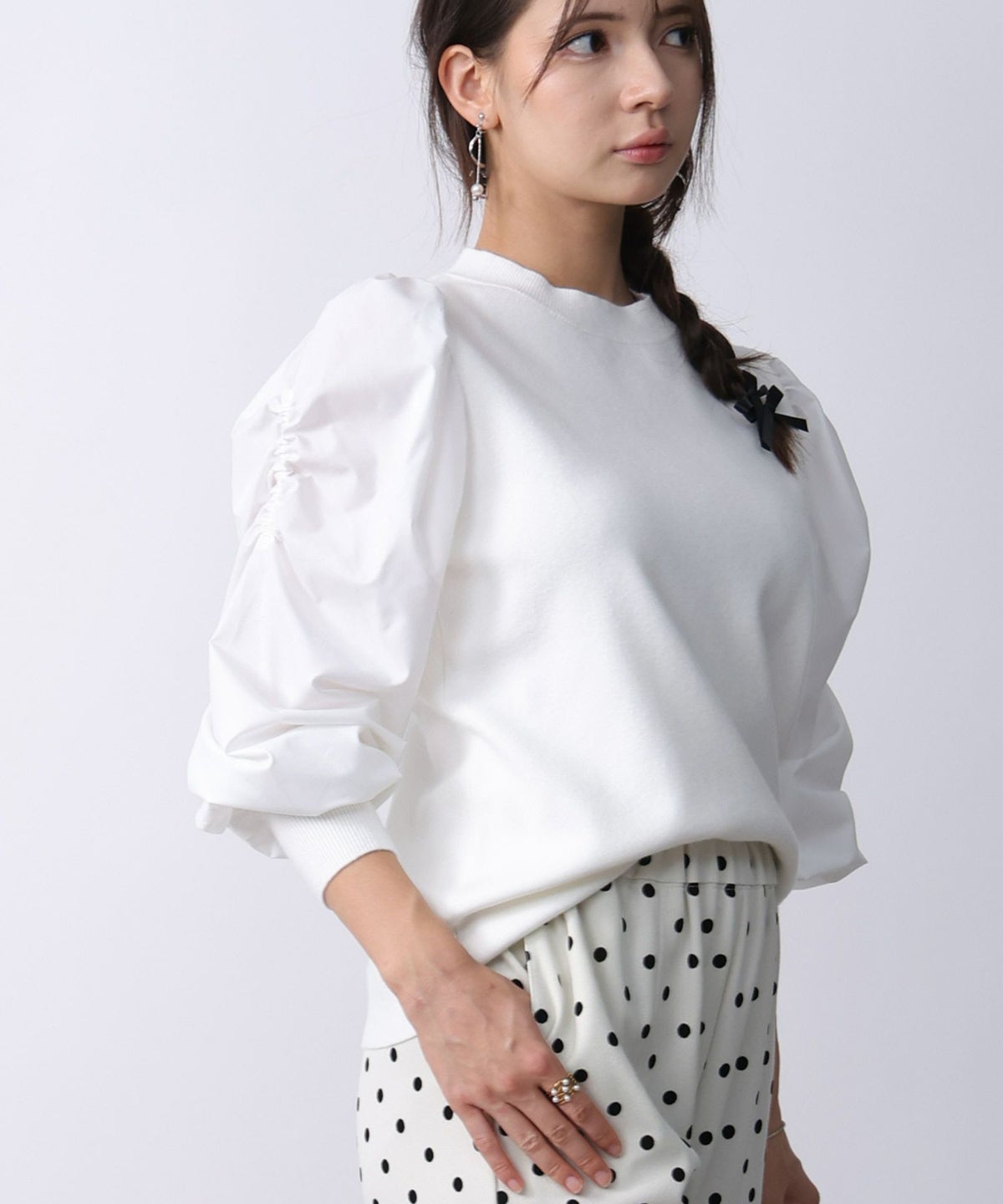 model：H160　着用サイズ：M　オフホワイト