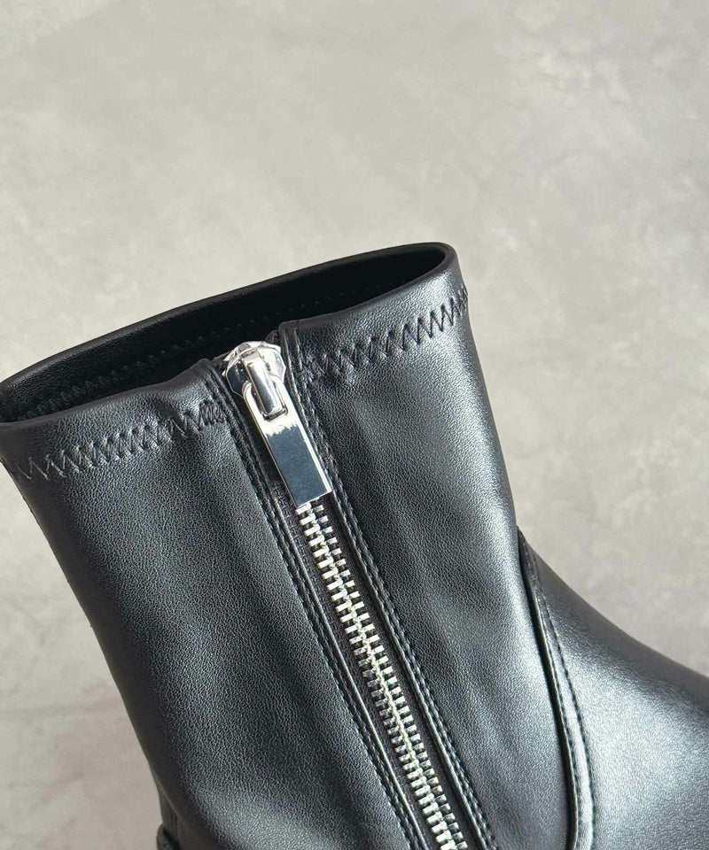 外側　ジップアップ