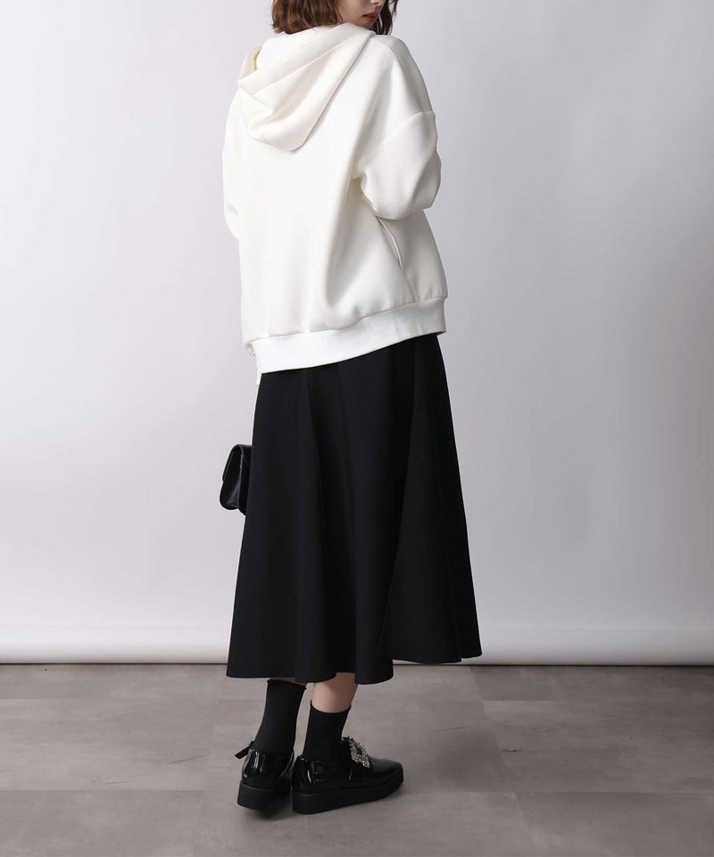 model：H171　着用サイズ：M　オフホワイト
