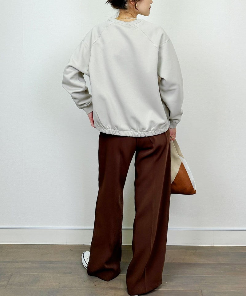 model：H164　着用サイズ：M　グレイッシュベージュ