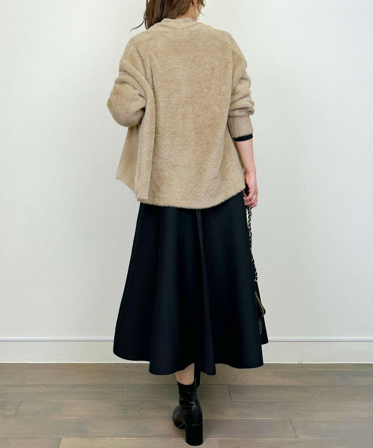 model：H164　着用サイズ：M　モカ