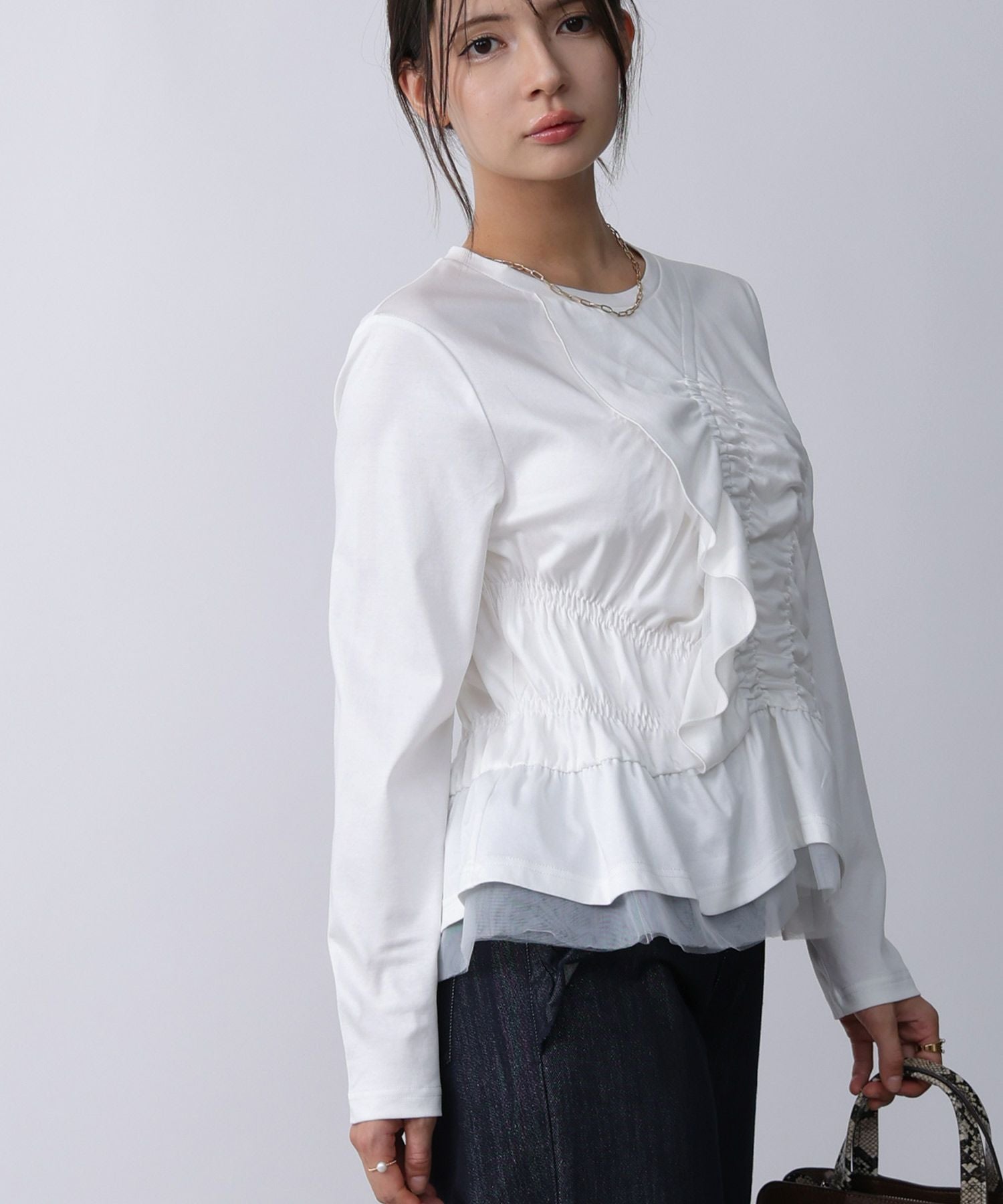 新品　yori 2020春 バックオープンフリルカットソー 白 SHIPS（シップス） tシャツ 「洗濯機可能」ロング リブ スリーブ