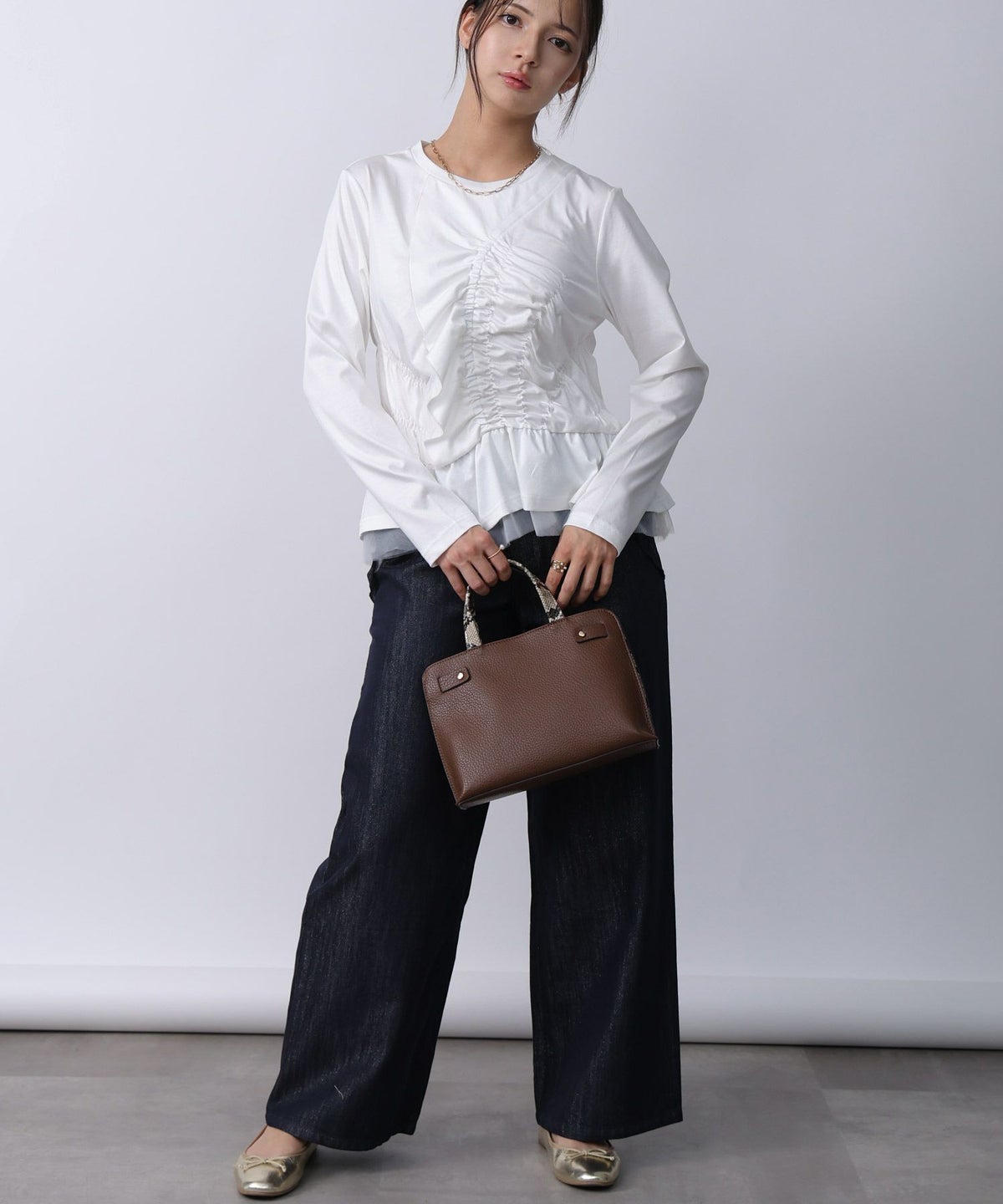 model：H160　着用サイズ：M　オフホワイト