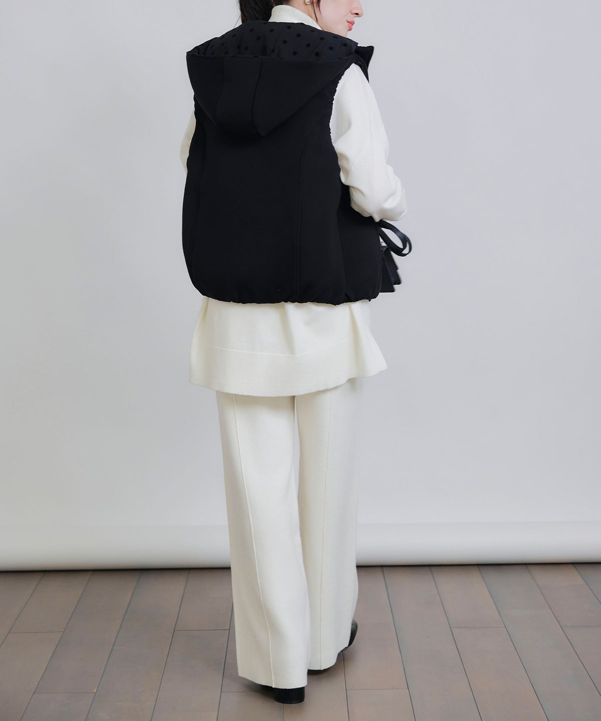 model：H155　着用サイズ：M　オフホワイト　セットアップ