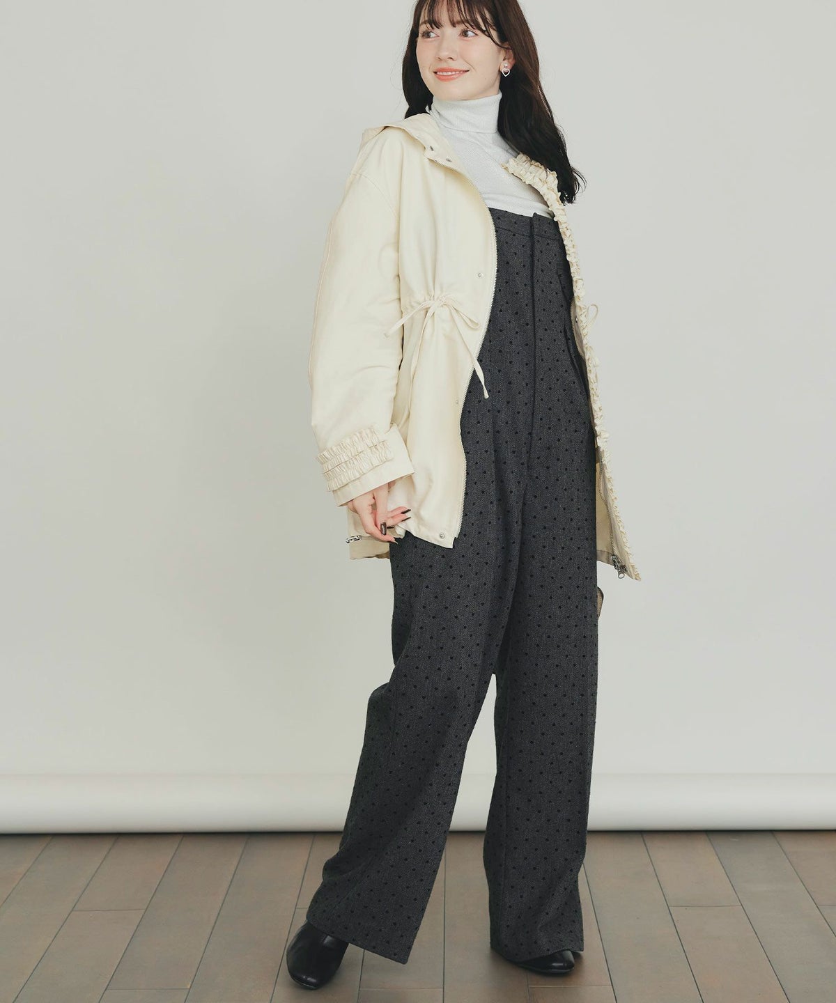model：H155　着用サイズ：M　チャコールグレー