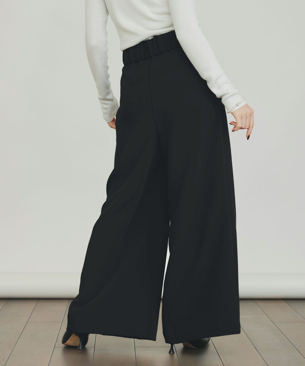 model：H155　着用サイズ：M　ブラック