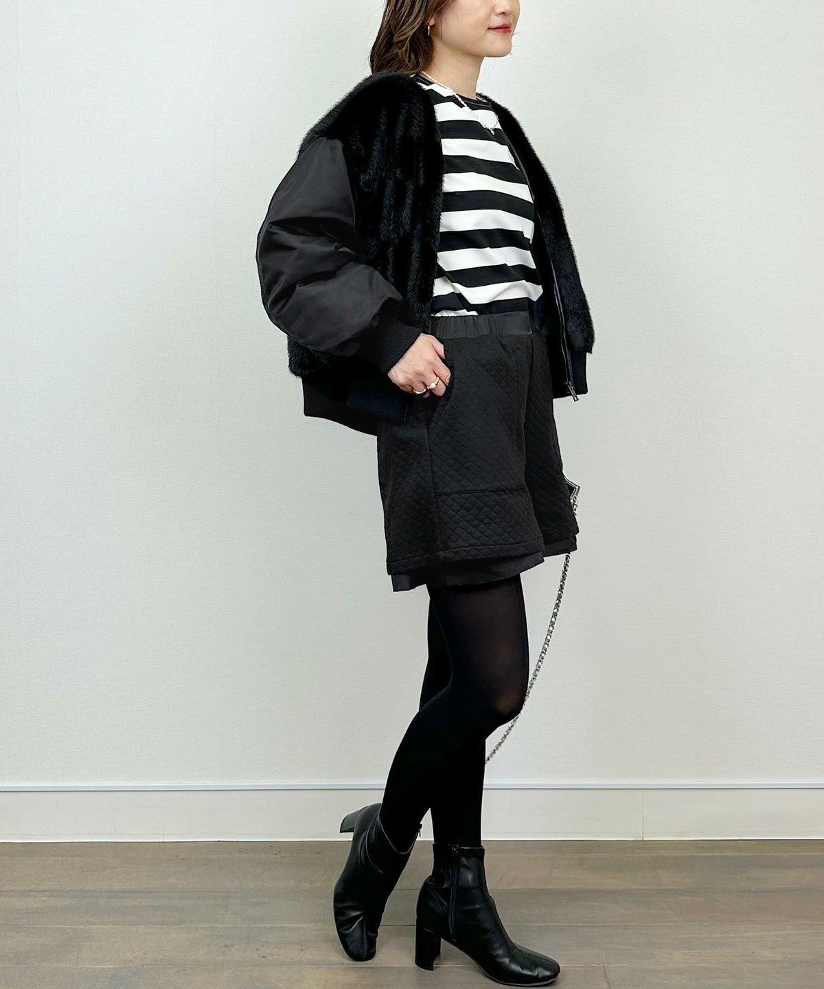 model：H164　着用サイズ：M　ブラック