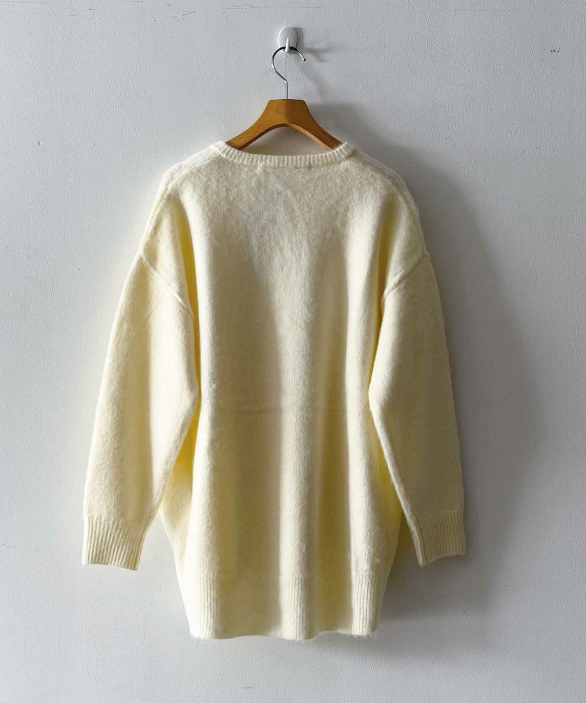 アイボリー　後ろ