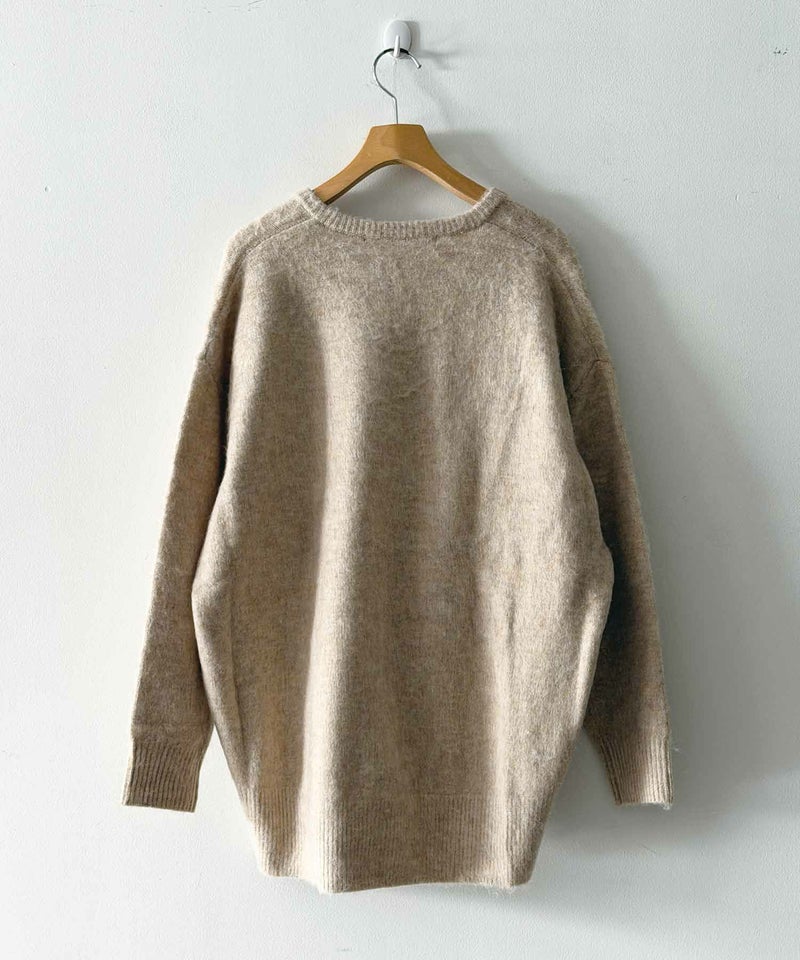 ベージュ　後ろ