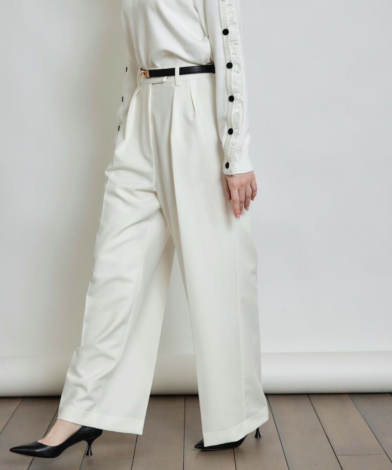 model：H160　着用サイズ：M　オフホワイト