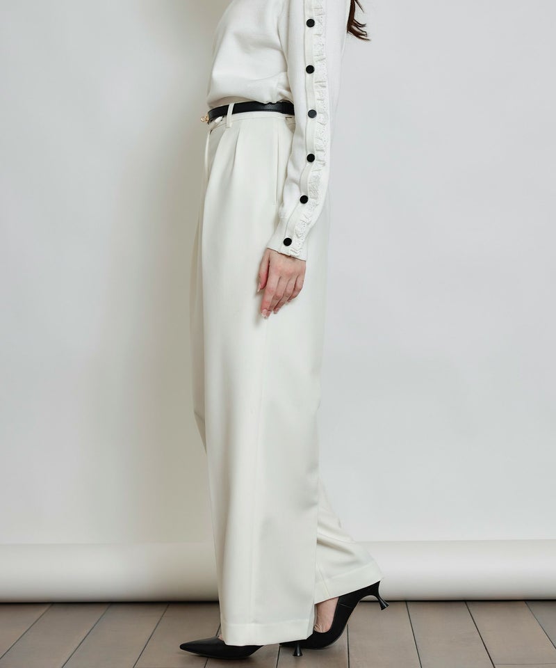 model：H160　着用サイズ：M　オフホワイト