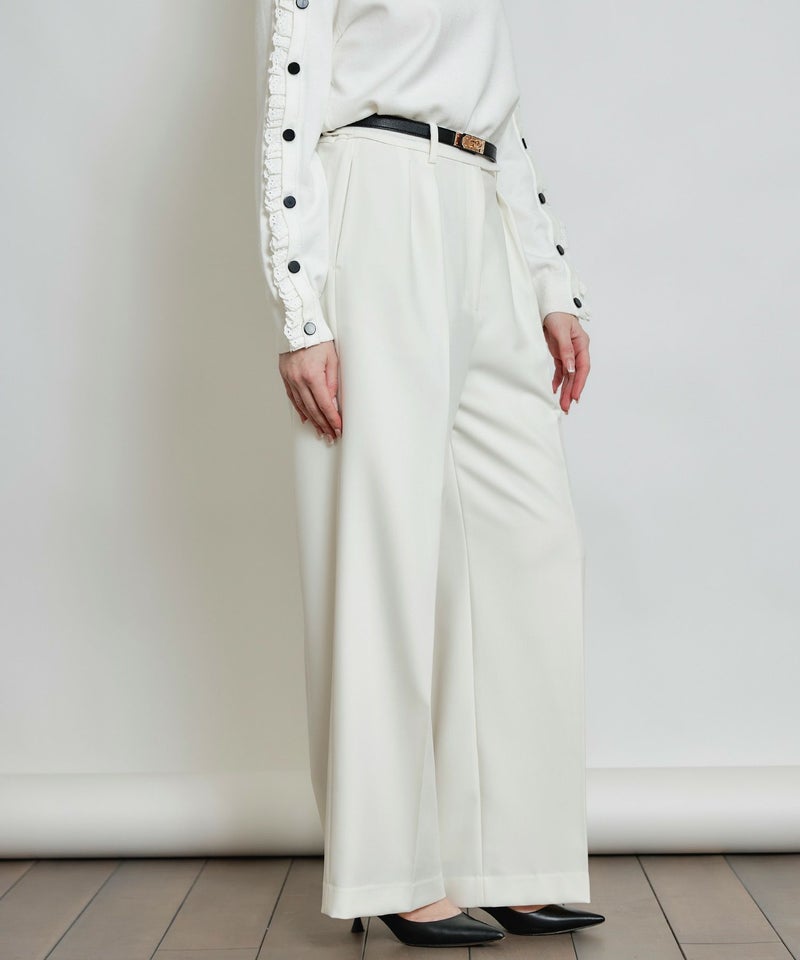 model：H160　着用サイズ：M　オフホワイト