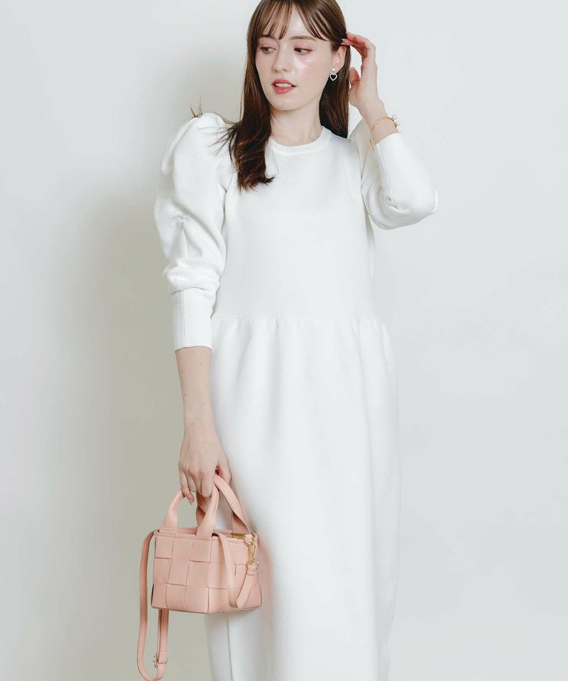 model：H160　着用サイズ：M　オフホワイト