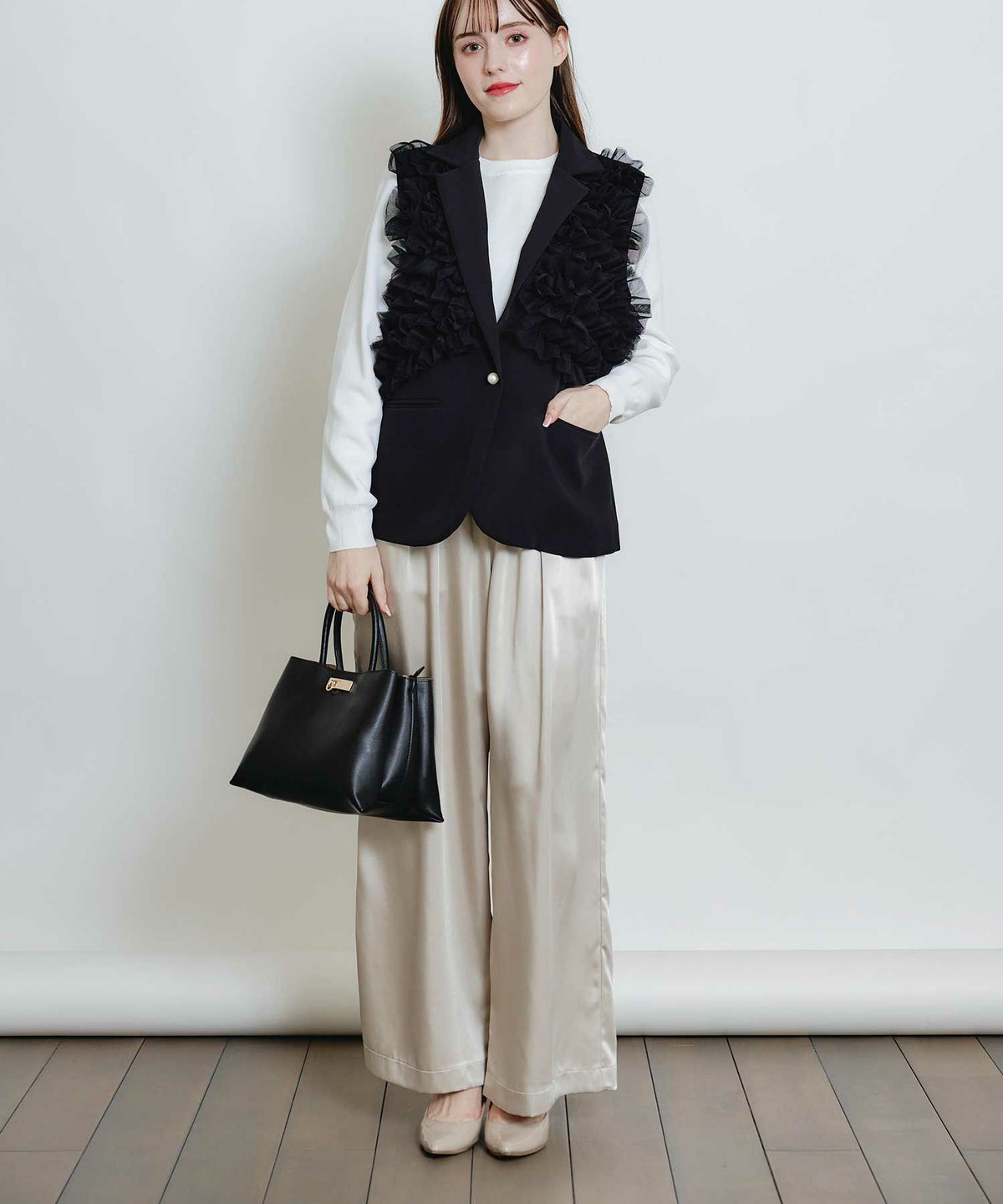 model：H160　着用サイズ：M　シャンパン