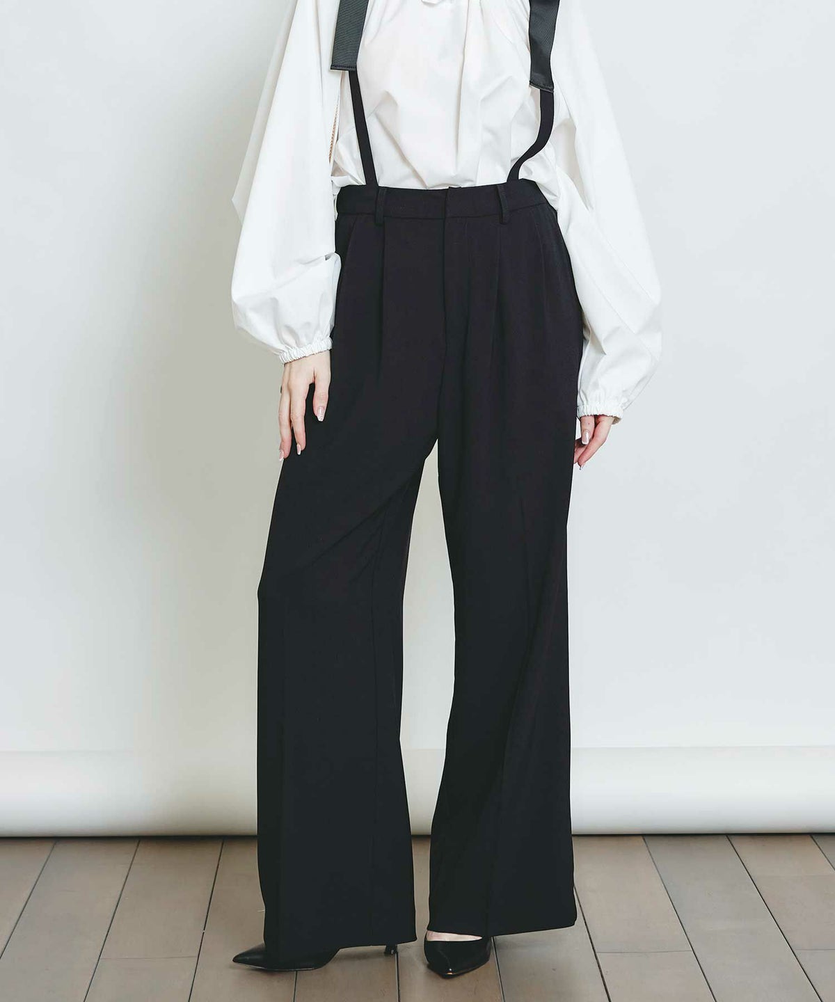 model：H160　着用サイズ：M　ブラック