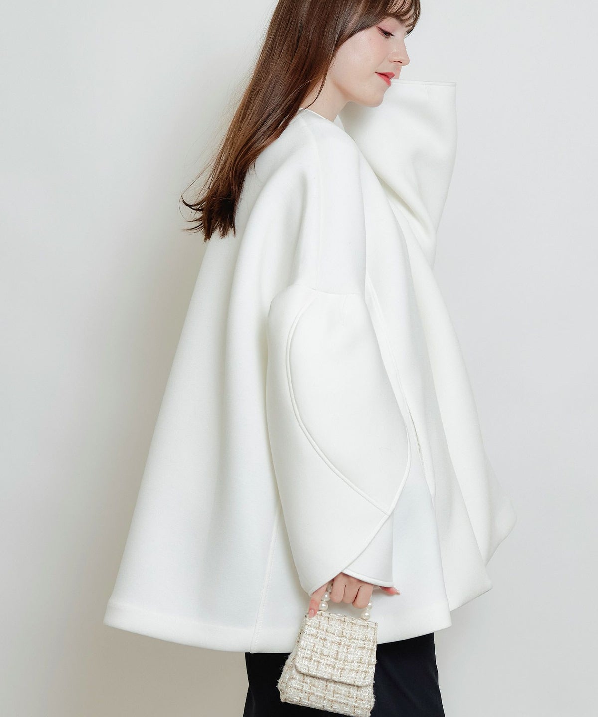 model：H160　着用サイズ：M　オフホワイト