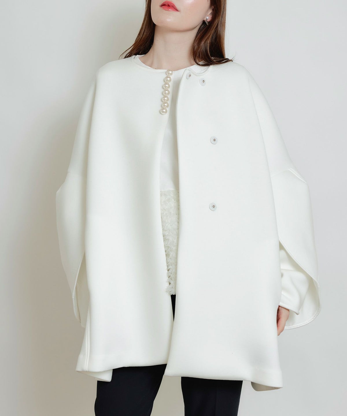 model：H160　着用サイズ：M　オフホワイト