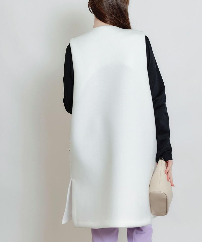 model：H160　着用サイズ：M　オフホワイト