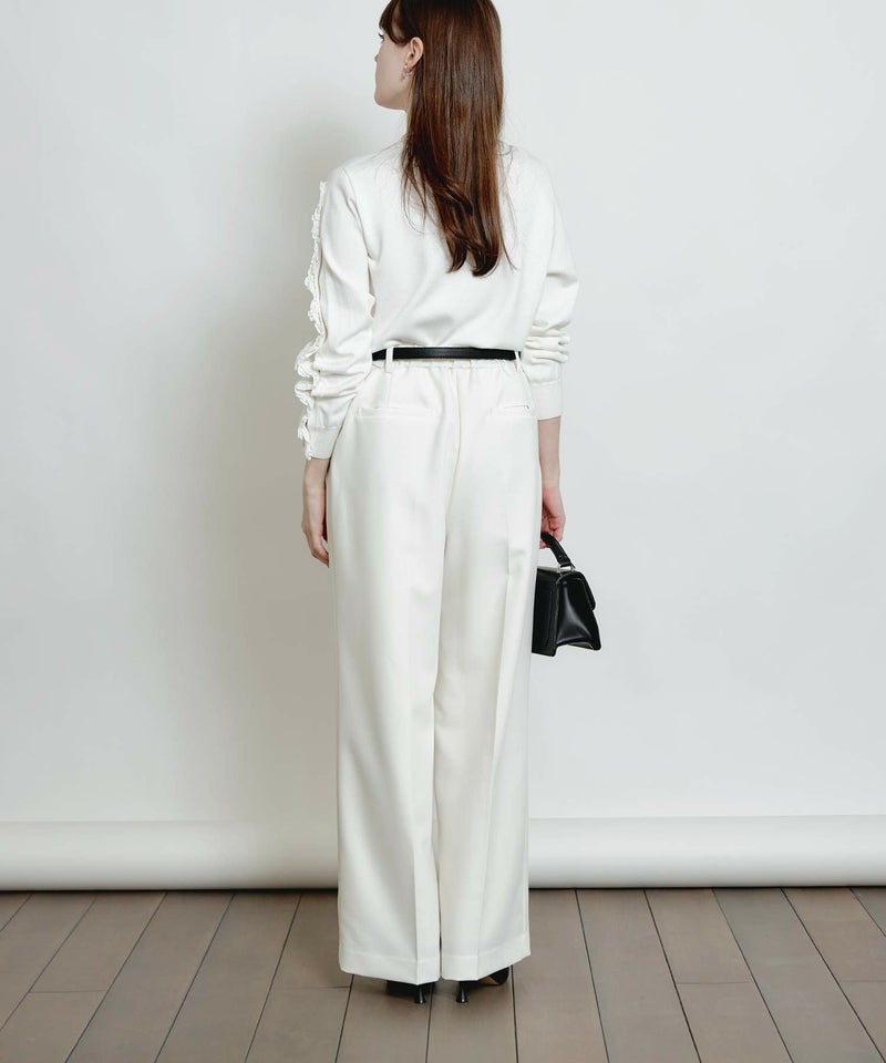 model：H160　着用サイズ：M　オフホワイト