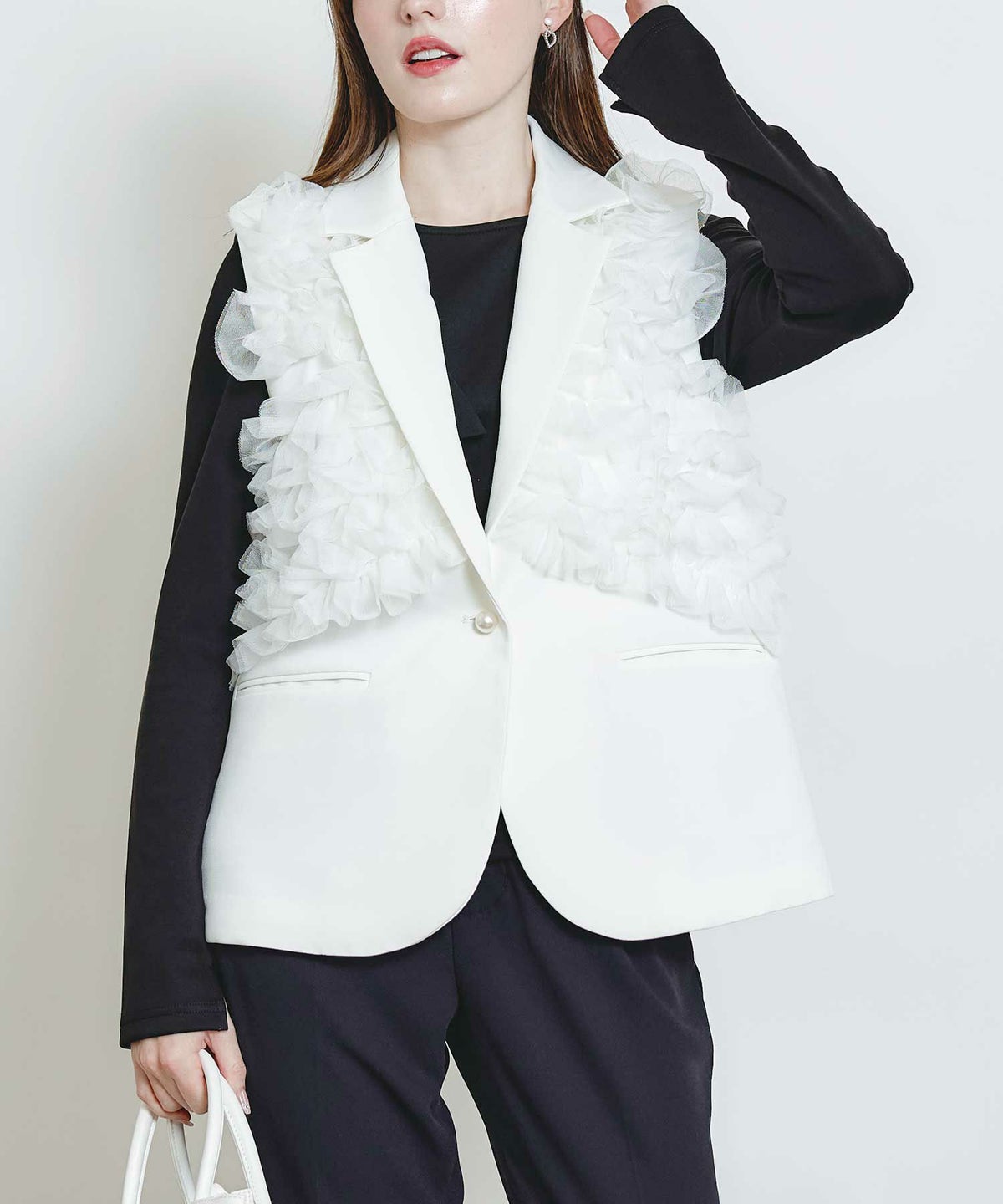 model：H160　着用サイズ：M　オフホワイト