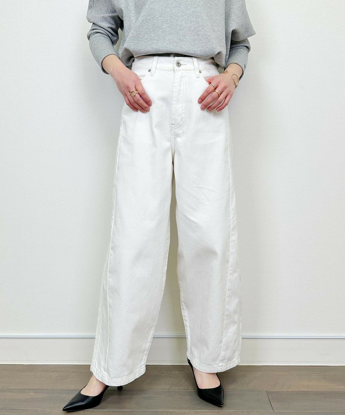 model：H164　着用サイズ：M　オフホワイト