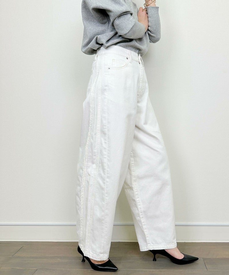 model：H164　着用サイズ：M　オフホワイト