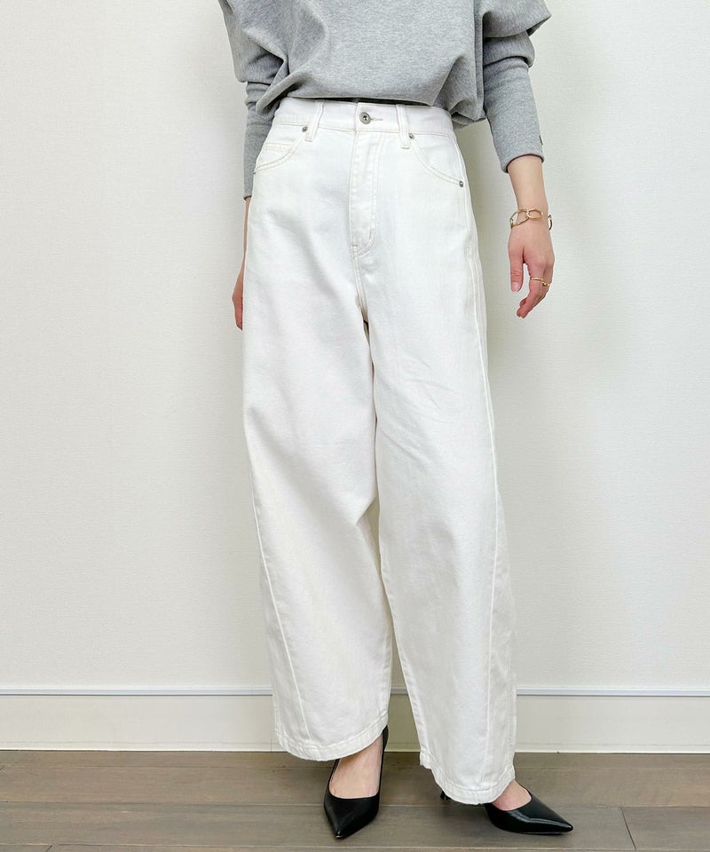 model：H164　着用サイズ：M　オフホワイト