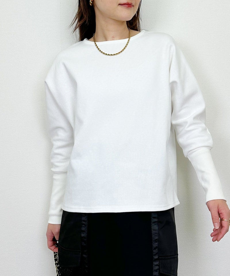 model：H164　着用サイズ：M　オフホワイト