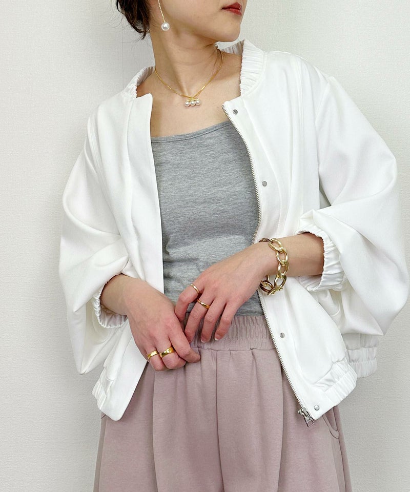 model：H164　着用サイズ：M　オフホワイト