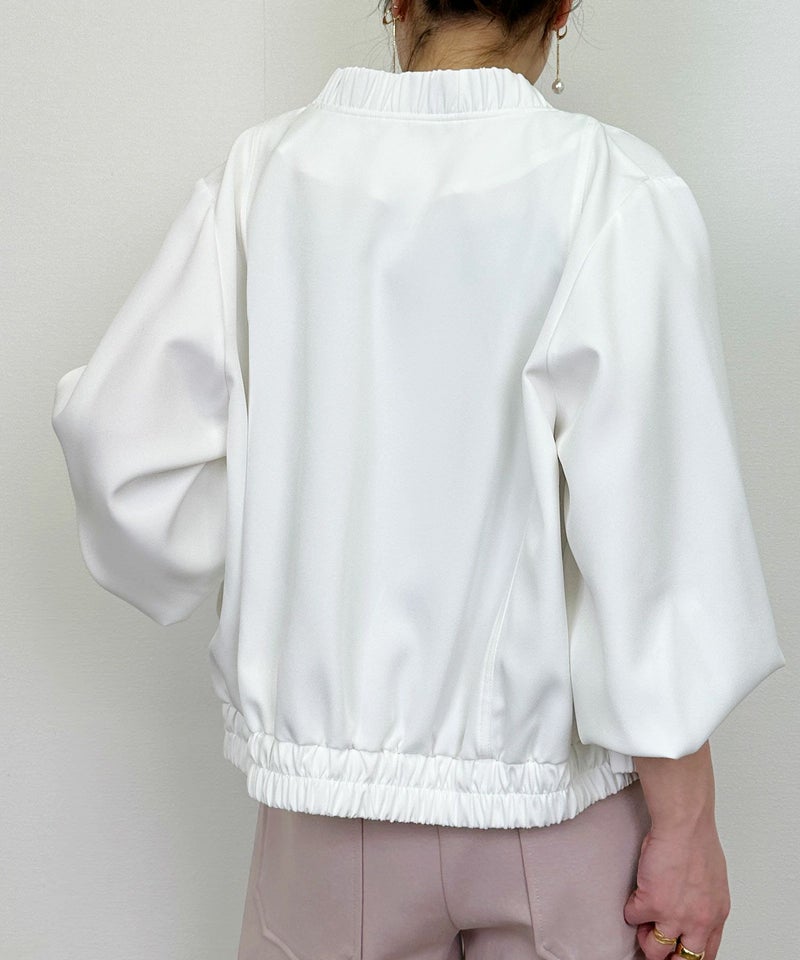 model：H164　着用サイズ：M　オフホワイト