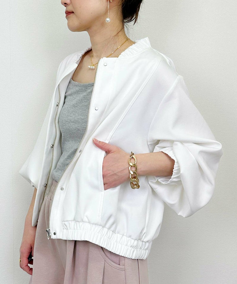 model：H164　着用サイズ：M　オフホワイト