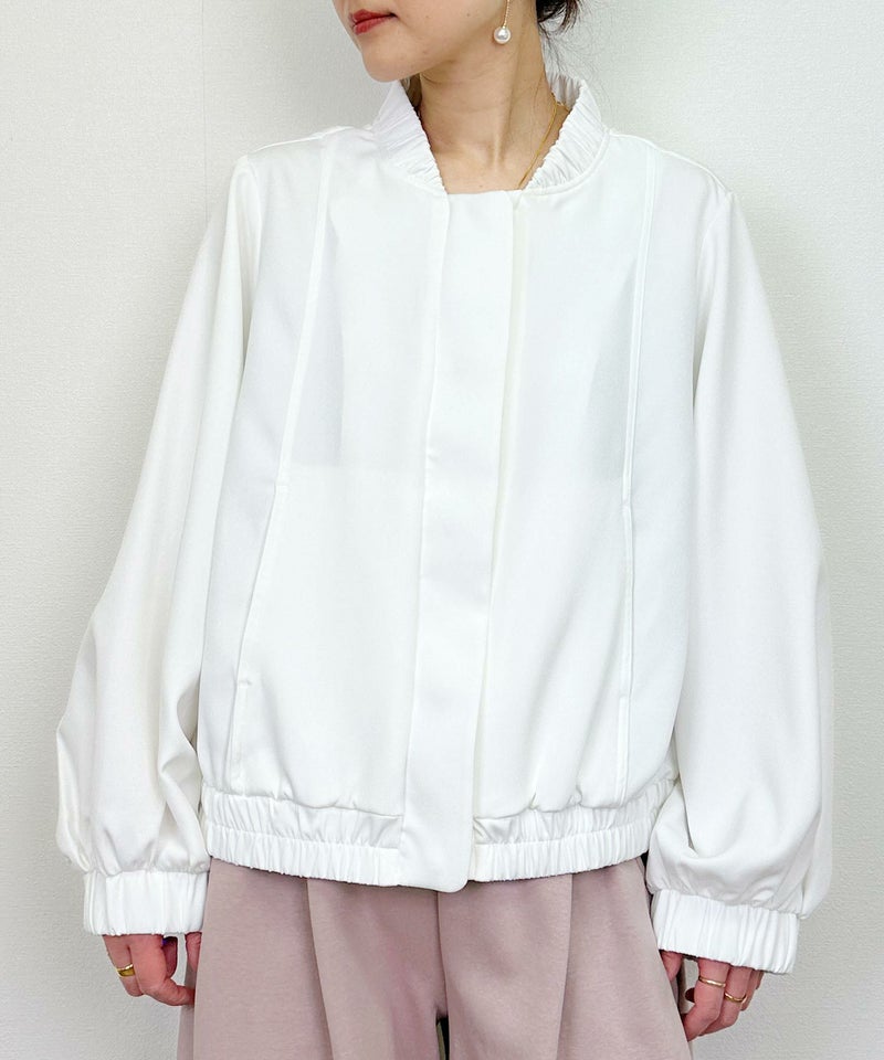 model：H164　着用サイズ：M　オフホワイト